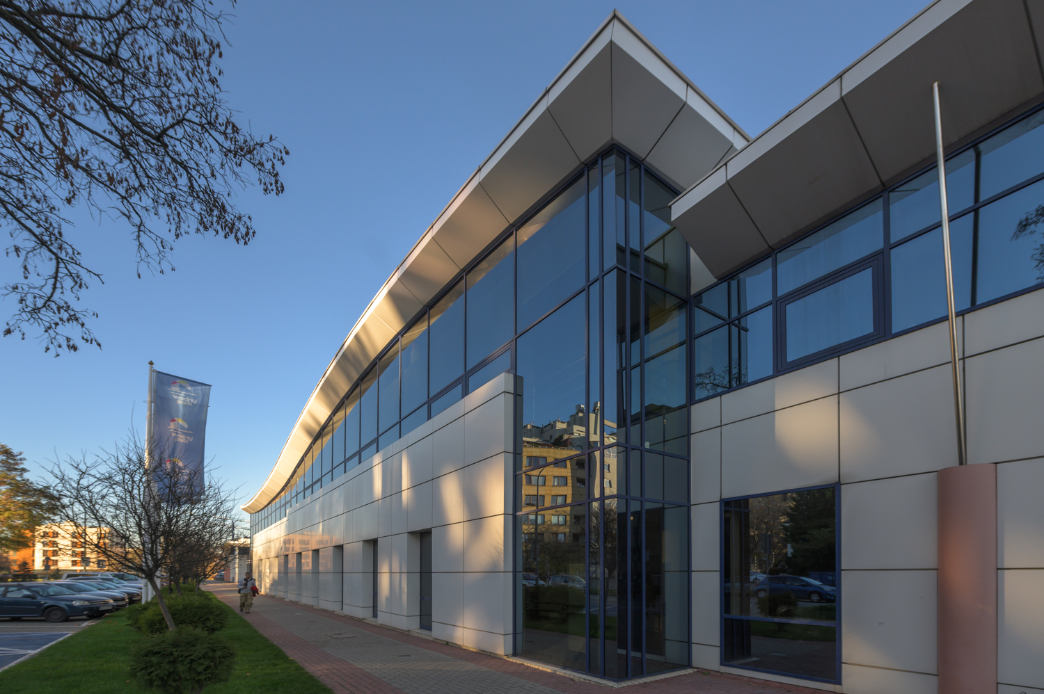 Zdjęcie architektury budynku Pływalnia Warszawianka